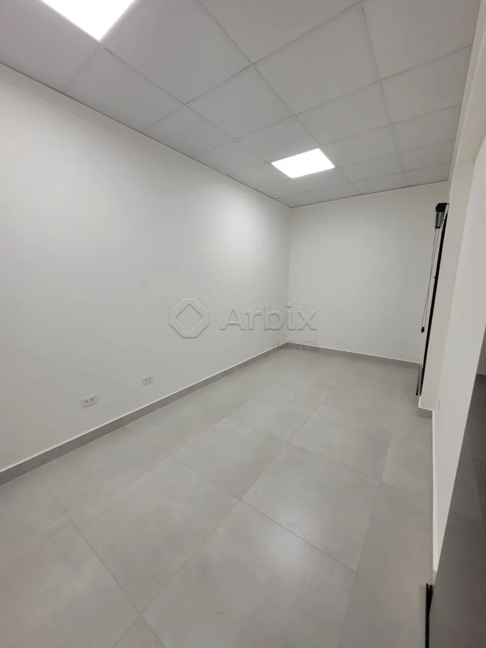 Alugar Comercial / Sala Comercial em Condom&iacute;nio em Santa B&aacute;rbara D`Oeste R$ 1.298,80 - Foto 3